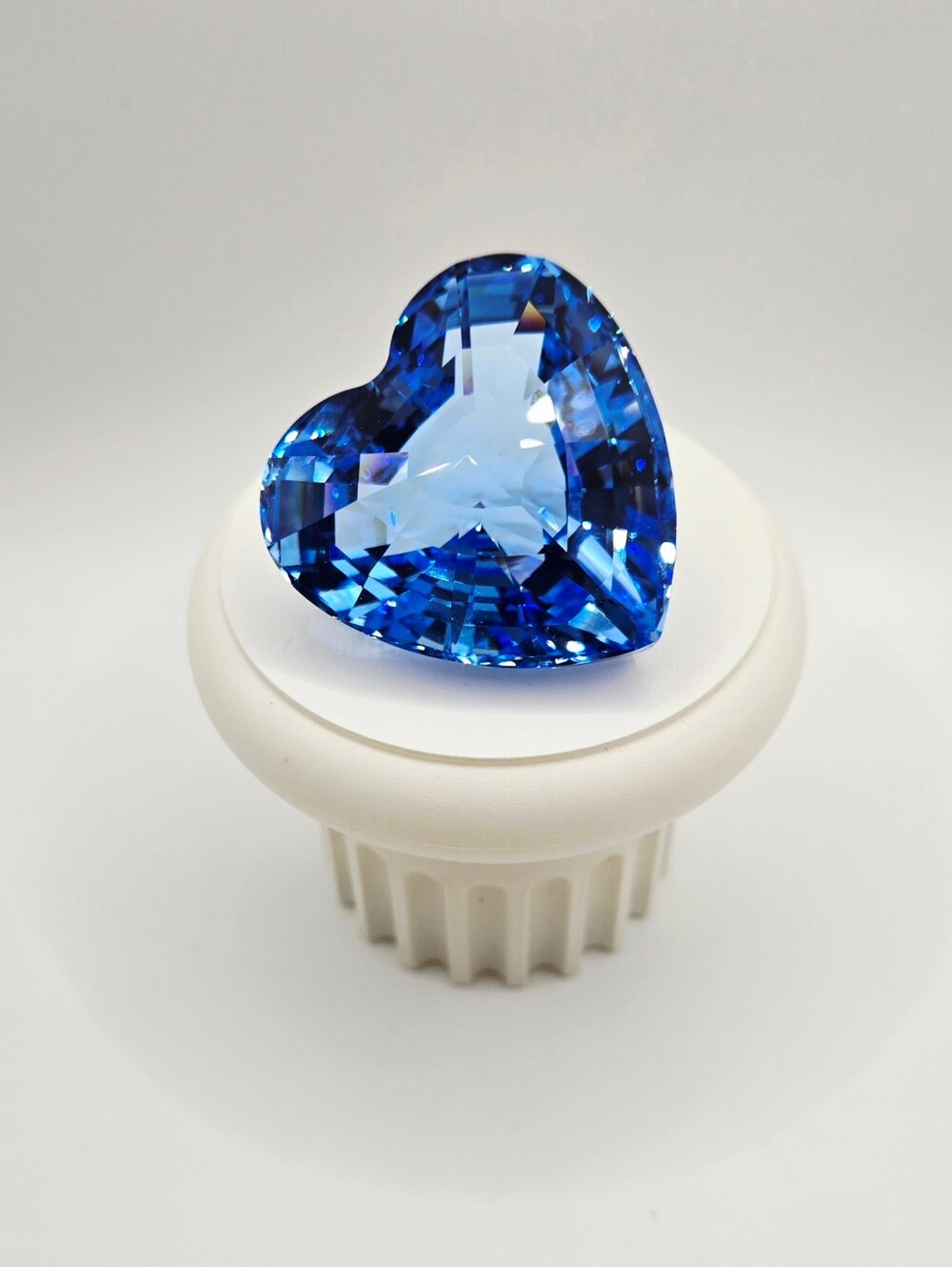 Swarovski SCS Blue Crystal Heart, 1997 limited edition With Box